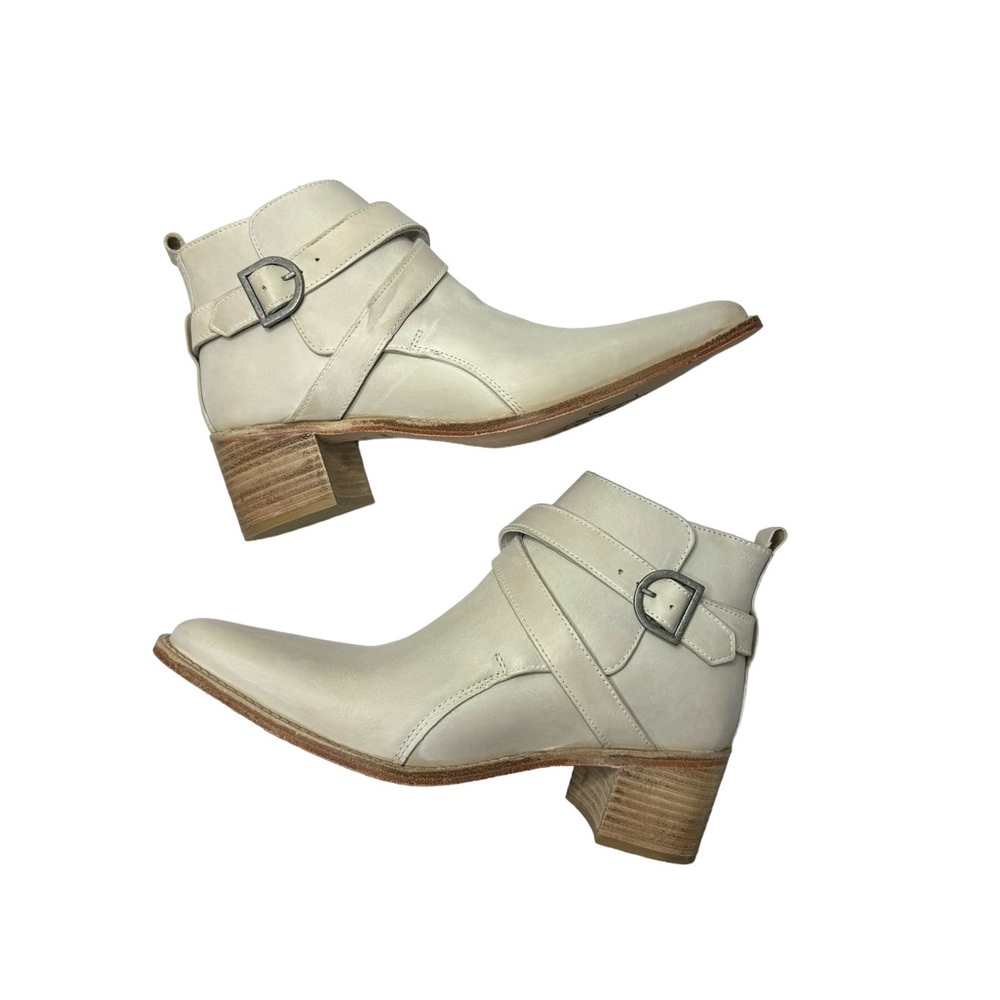 Free People | NEW Back Loop Ankle Boot in Ecru Leather 9.5